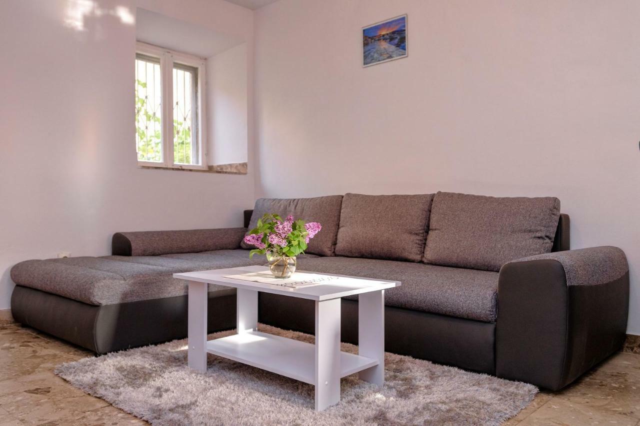 Apartment Mediteran Stari Grad  Dış mekan fotoğraf
