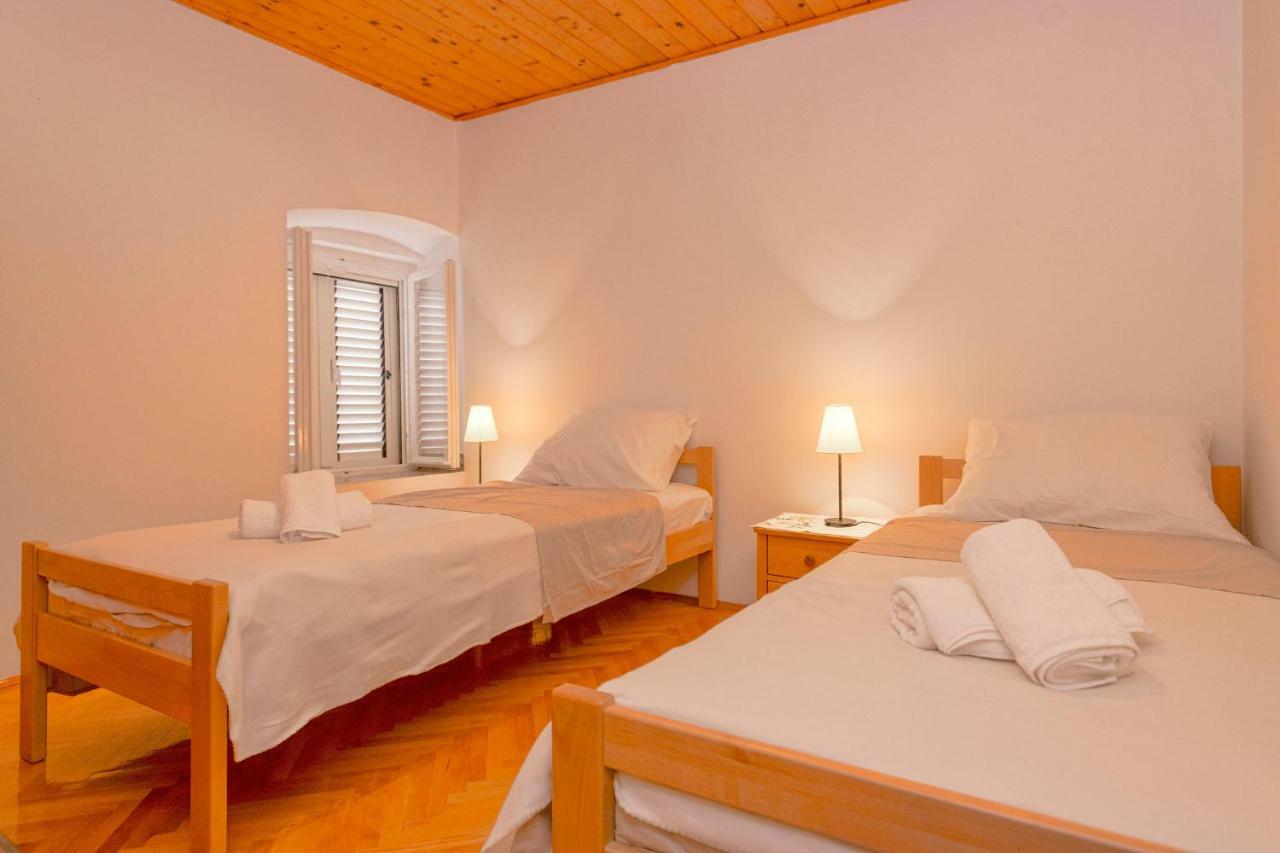 Apartment Mediteran Stari Grad  Dış mekan fotoğraf