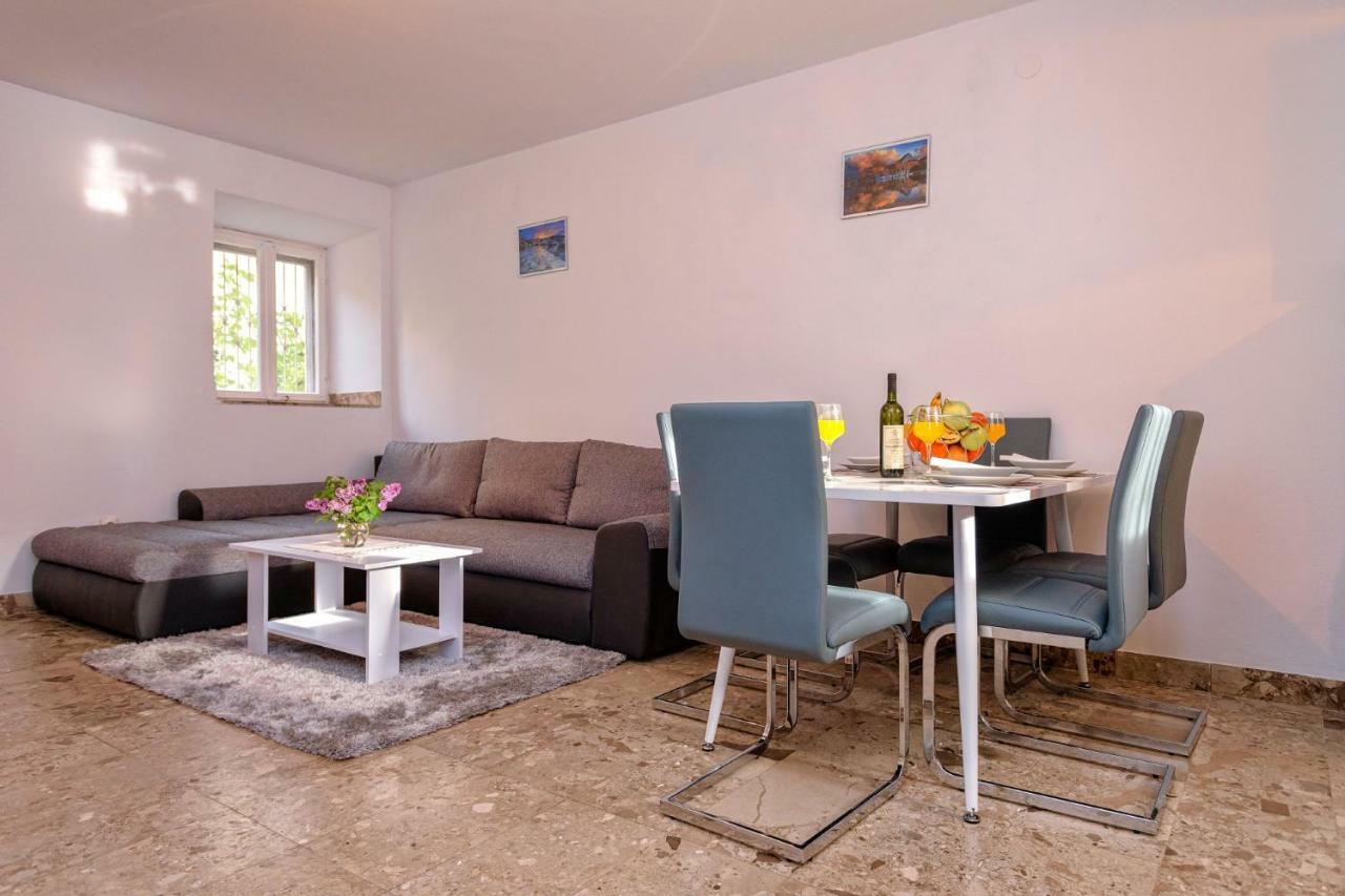 Apartment Mediteran Stari Grad  Dış mekan fotoğraf