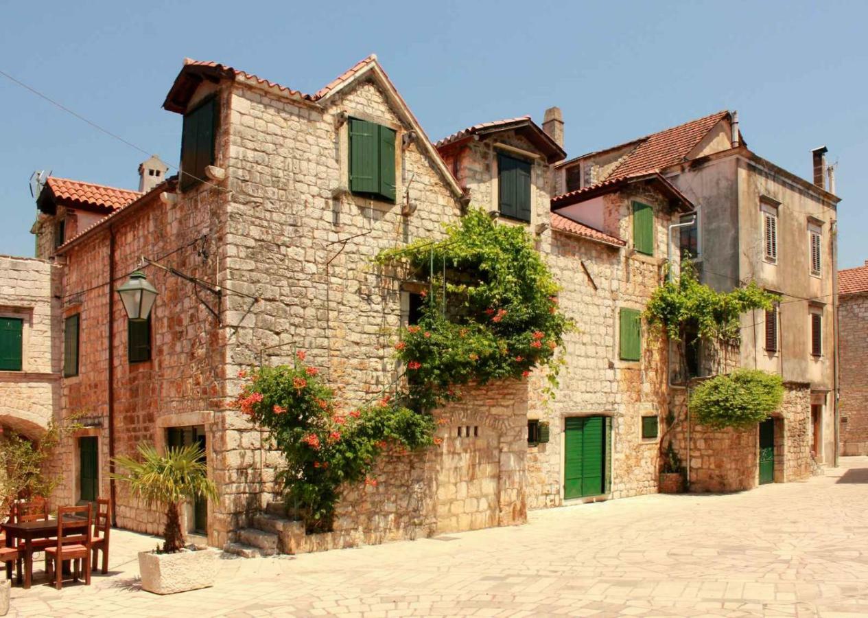 Apartment Mediteran Stari Grad  Dış mekan fotoğraf